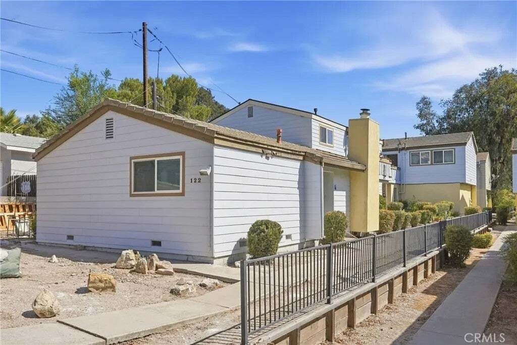 Paso Robles, California, United States 5 - 19024470