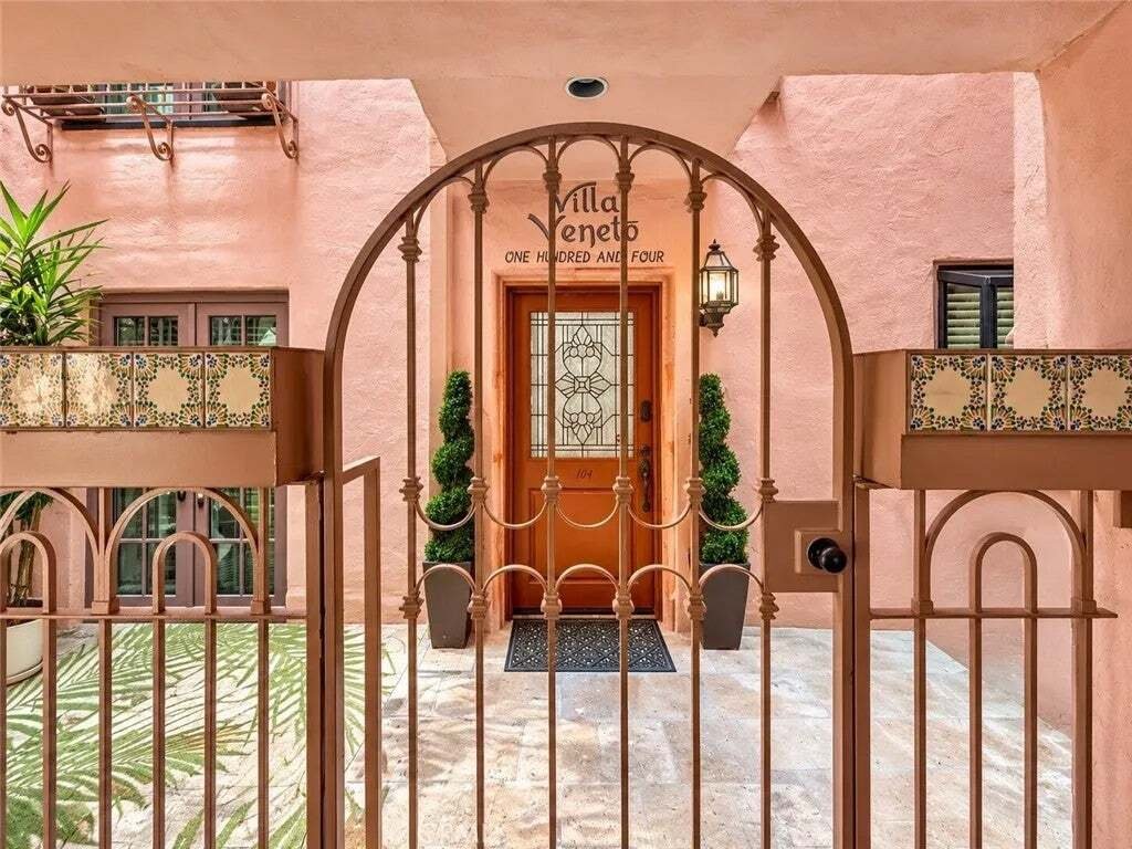 Condo in Los Angeles, California, United States 3 - 19029431