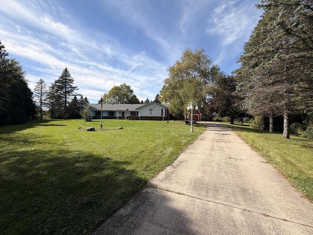 House in Jackson, Wisconsin, United States 2 - 19026911