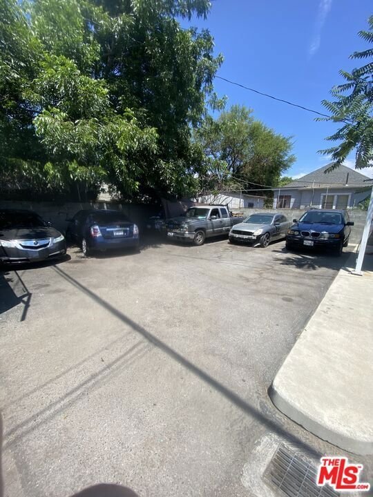 Los Angeles, California, United States 3 - 19023227