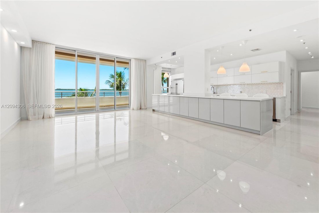 Condo in Miami, Florida, United States 1 - 19024883