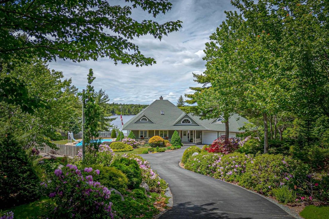 House in Hammonds Plains, Nova Scotia, Canada 3 - 19027774