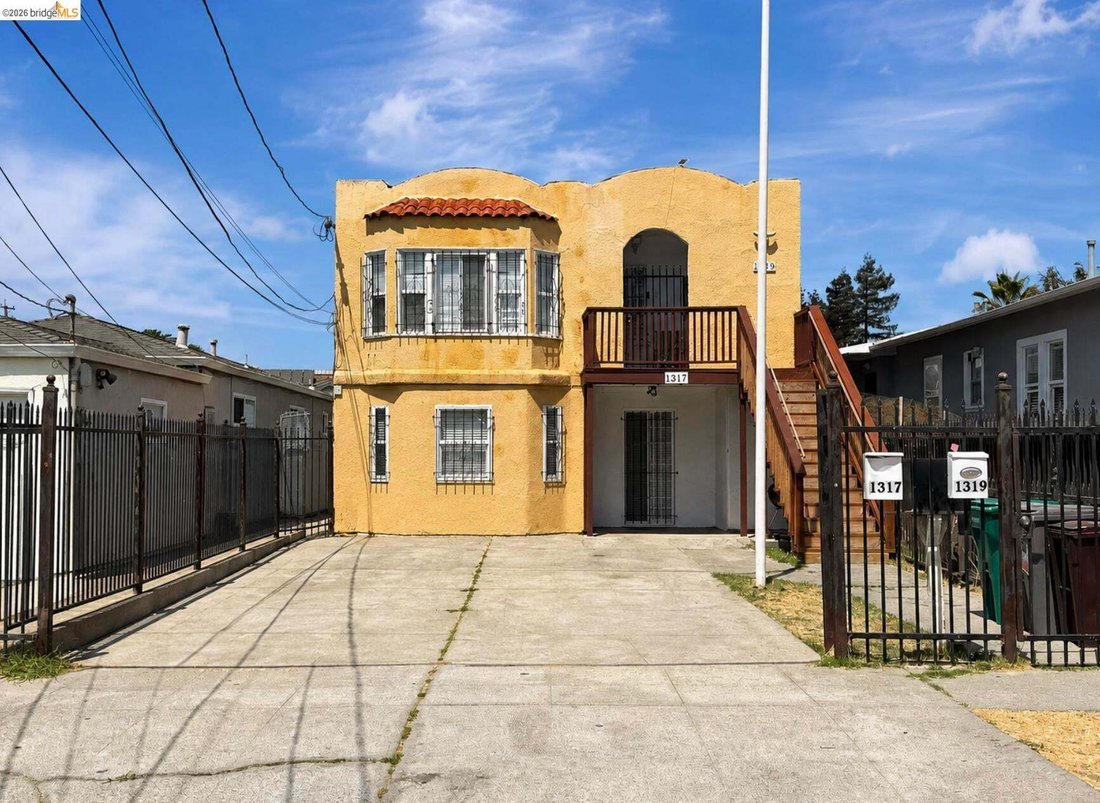 Oakland, California, United States 5 - 19030664