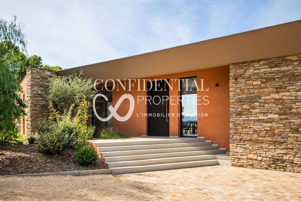 Villa in Saint-Cyr-sur-Mer, Provence-Alpes-Côte d'Azur, France 1 - 19025066