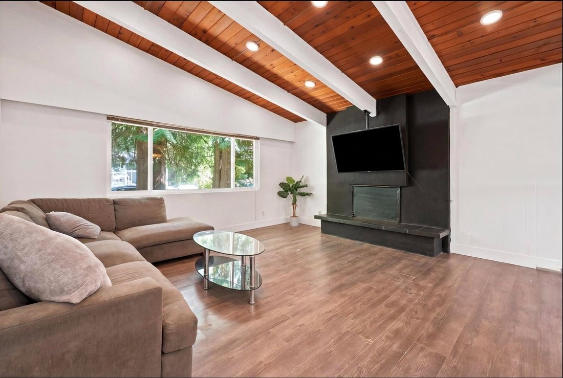 House in North Vancouver, British Columbia, Canada 4 - 19032071