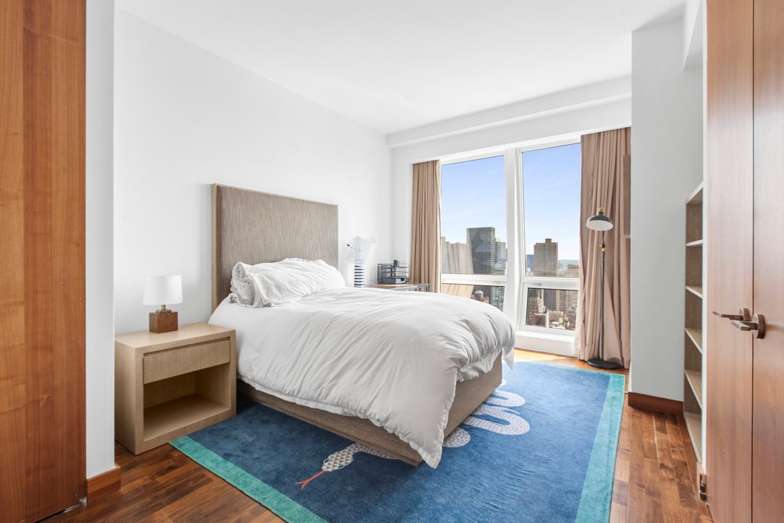 New York, New York, United States 5 - 19024950