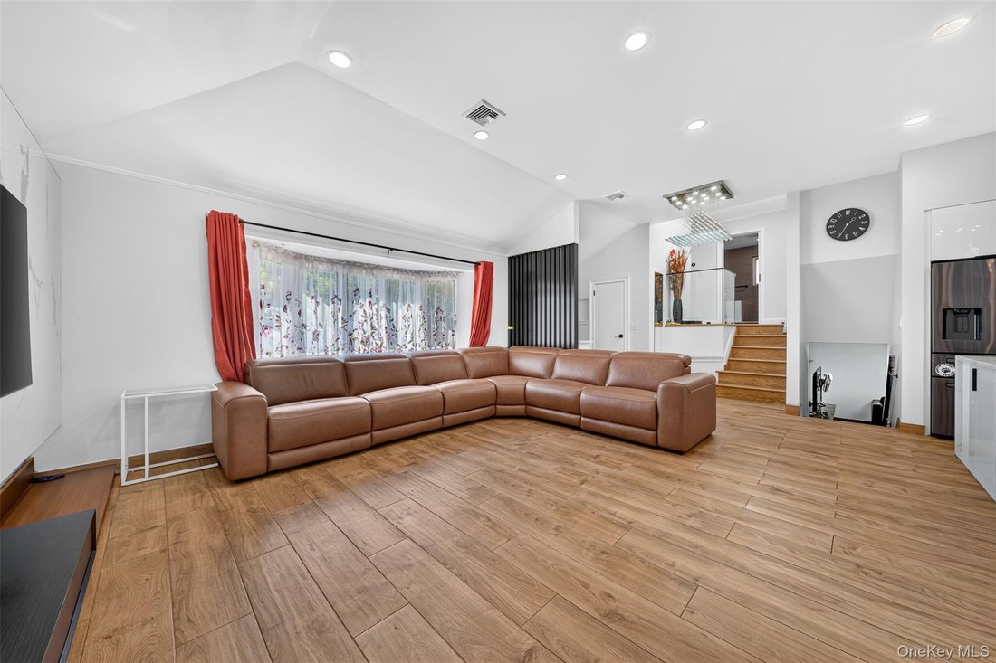 Casa en New Hyde Park, Nueva York, Estados Unidos 5 - 18982525
