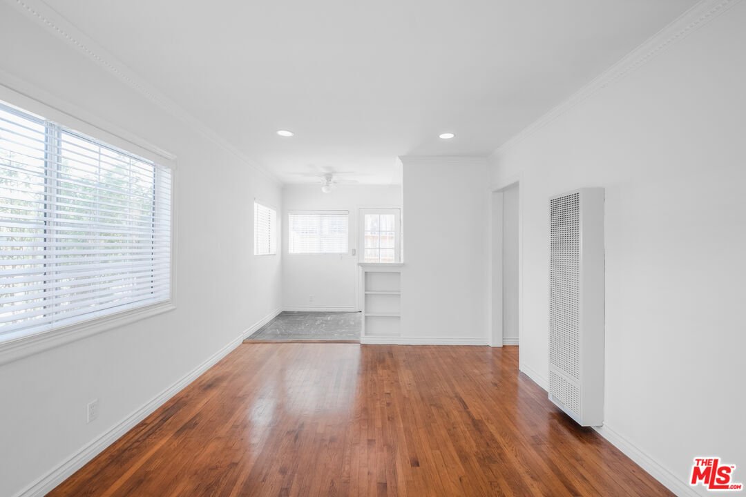 Santa Monica, California, United States 3 - 19031203