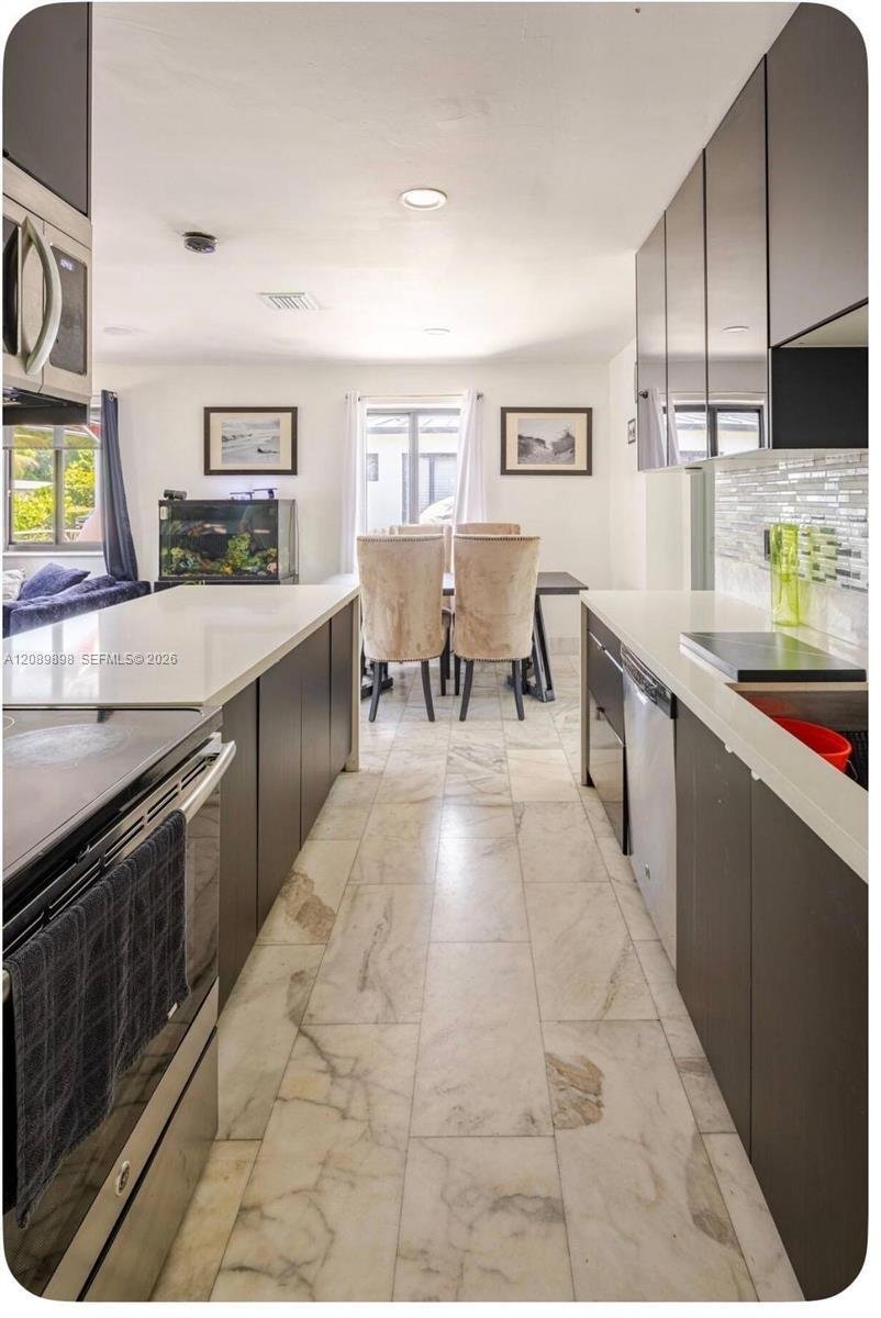 House in Miami, Florida, United States 5 - 19025079