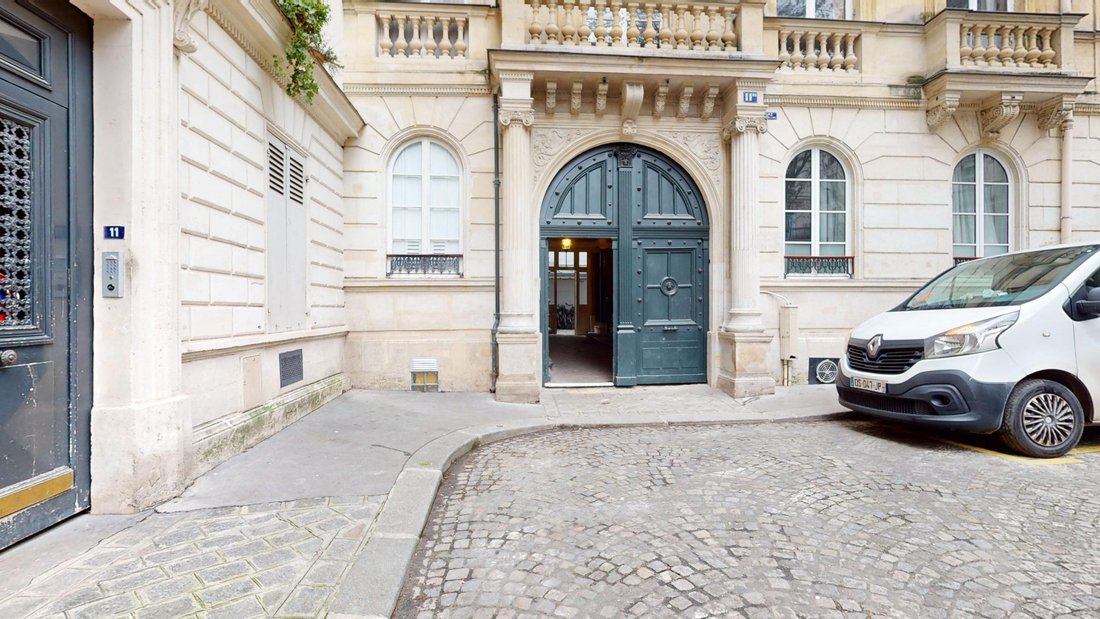 Apartment in Lorette-Martyrs, Paris 9e Arrondissement, Paris 2 - 19026752