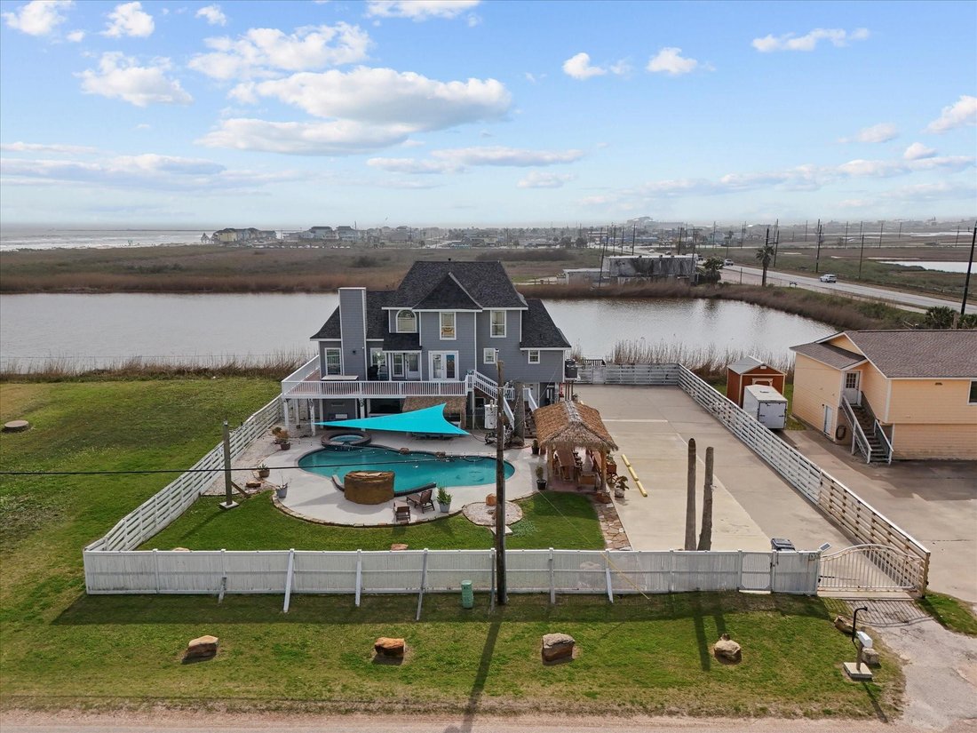 House in Freeport, Texas, United States 2 - 19029469