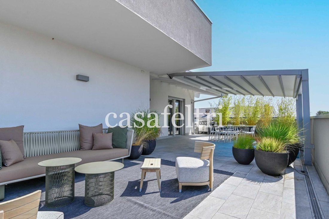 Penthouse in Stezzano, Lombardy, Italy 3 - 19023303