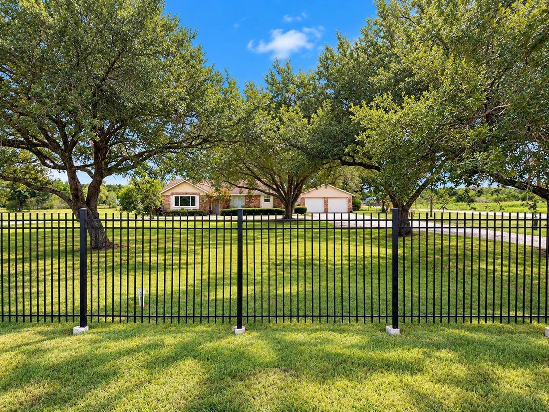 House in Alvin, Texas, United States 2 - 19027679