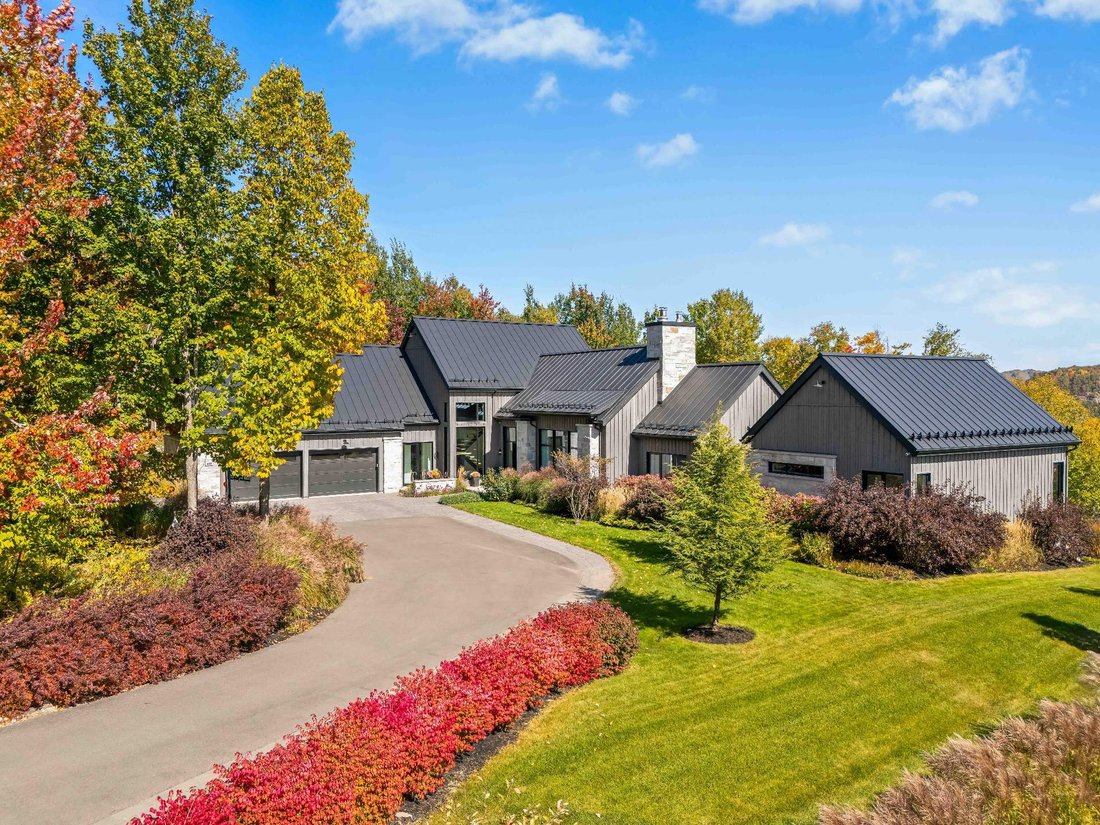 House in Saint-Sauveur, Quebec, Canada 1 - 19025206