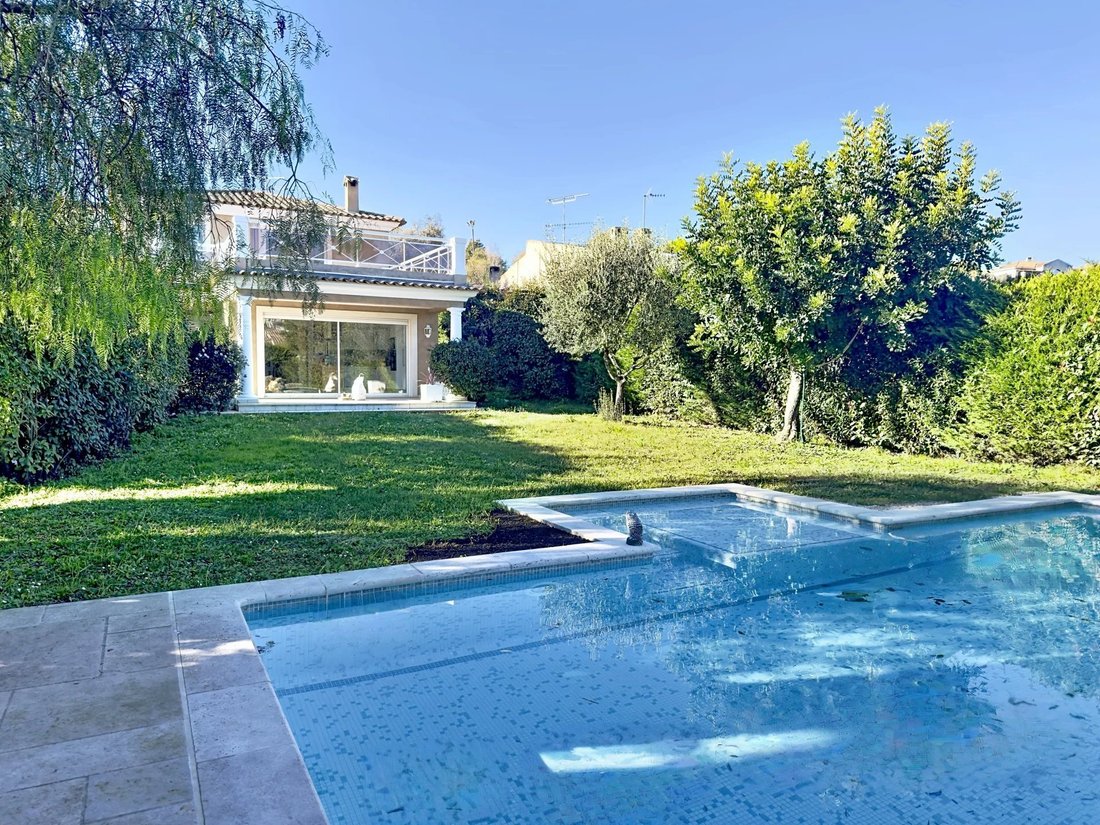 Villa in Antibes, Provence-Alpes-Côte d'Azur, France 1 - 19029953