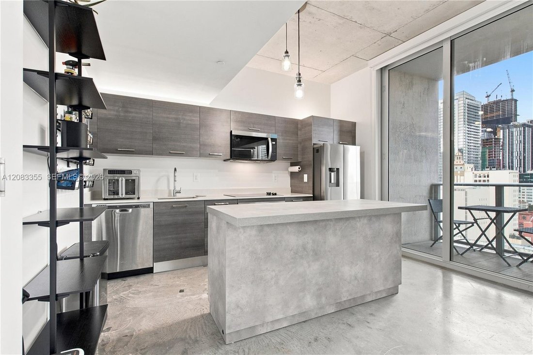 Condo in Miami, Florida, United States 4 - 19024993