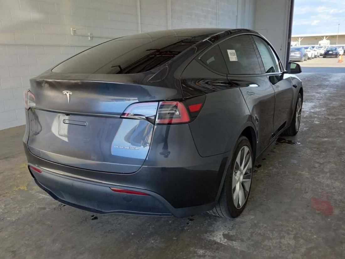 Suv in Newport Beach, CA, United States 5 - 19029616