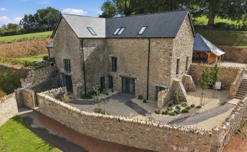 House in Totnes, England 1