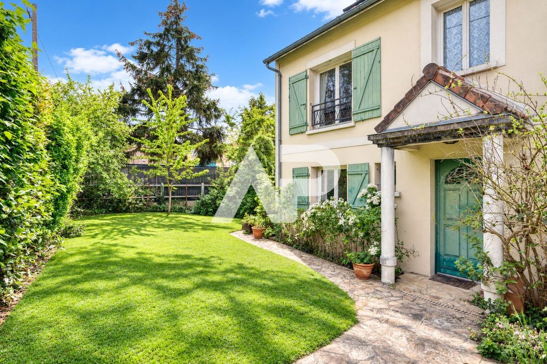 House in Centre Ville, Rueil-Malmaison, France 1 - 19032720