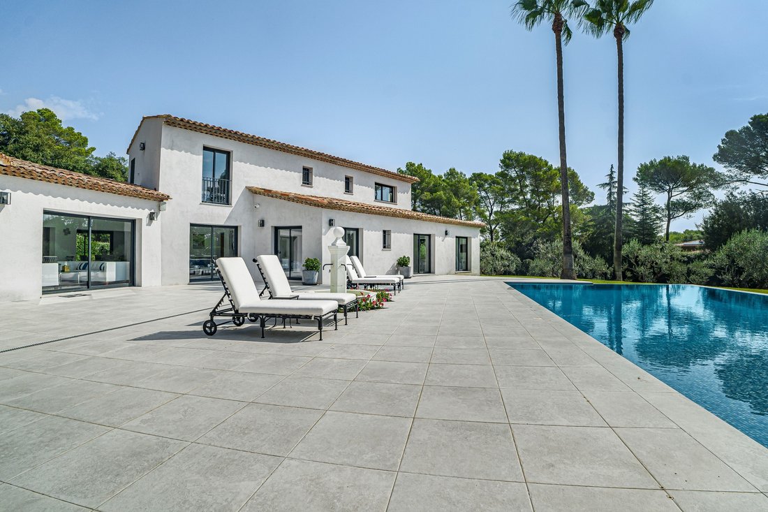 House in Mougins, Provence-Alpes-Côte d'Azur, France 3 - 19024908