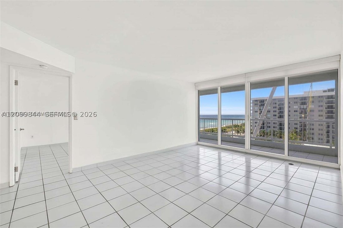 Condo in Bal Harbour, Florida, United States 4 - 19023367