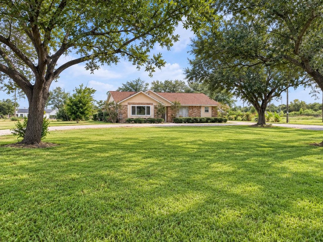 House in Alvin, Texas, United States 1 - 19027679