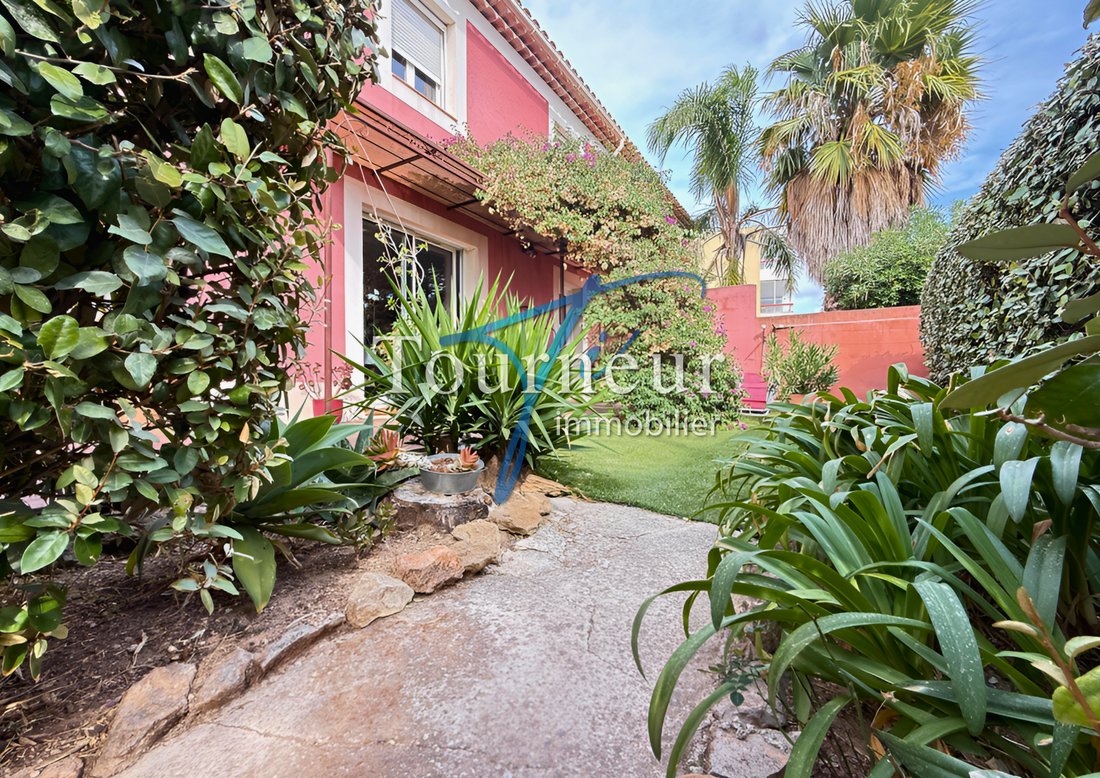Villa in Nord, Sanary-sur-Mer, France 5 - 19027901