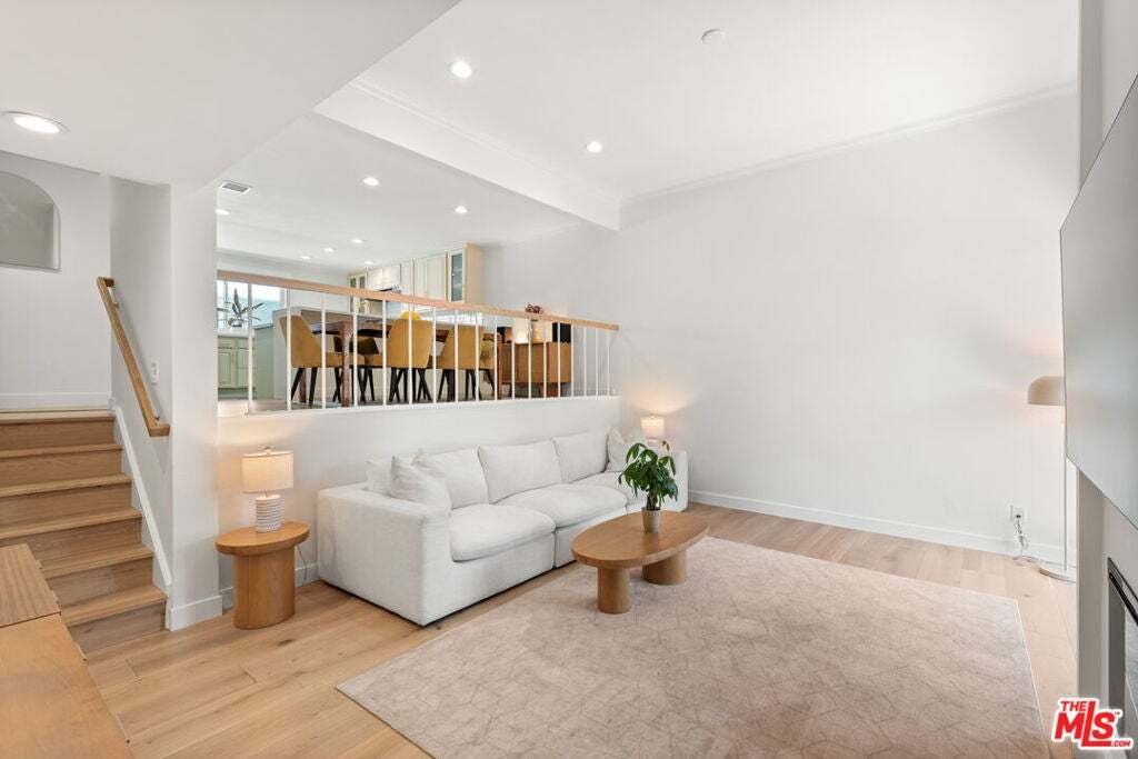Condo in Los Angeles, California, United States 5 - 19023198
