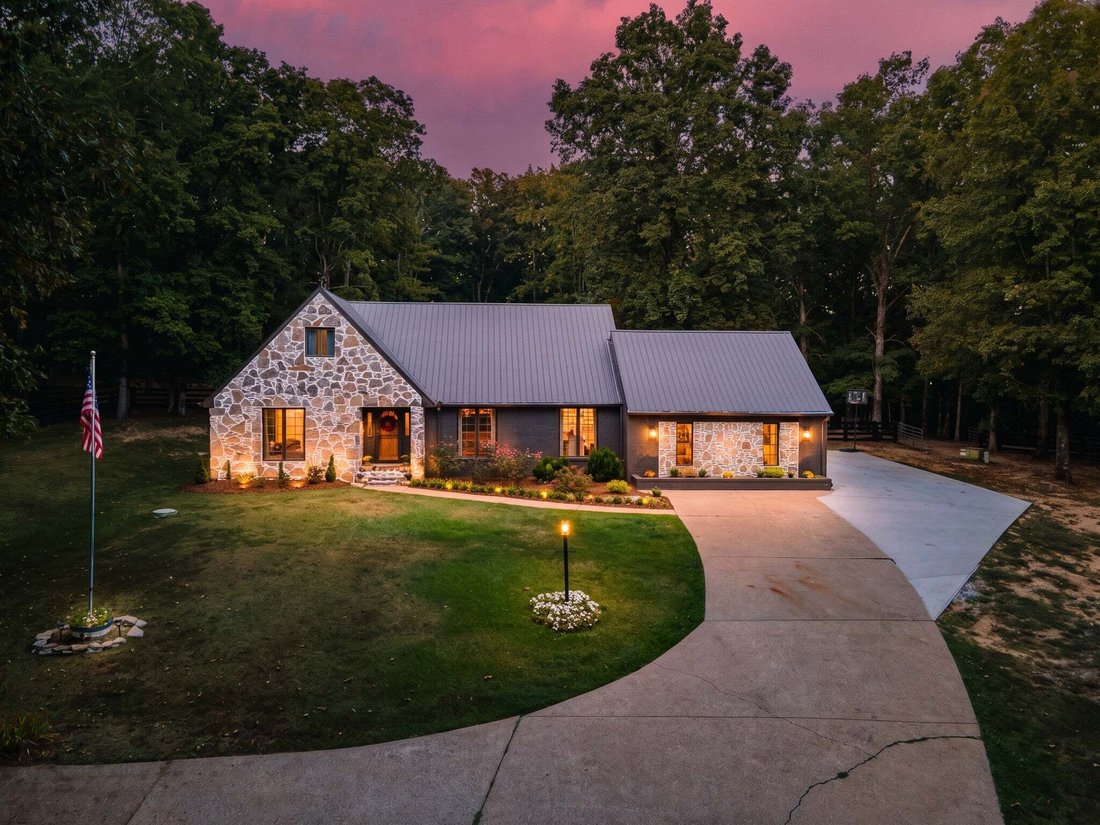 House in Hohenwald, Tennessee, United States 4 - 19027238