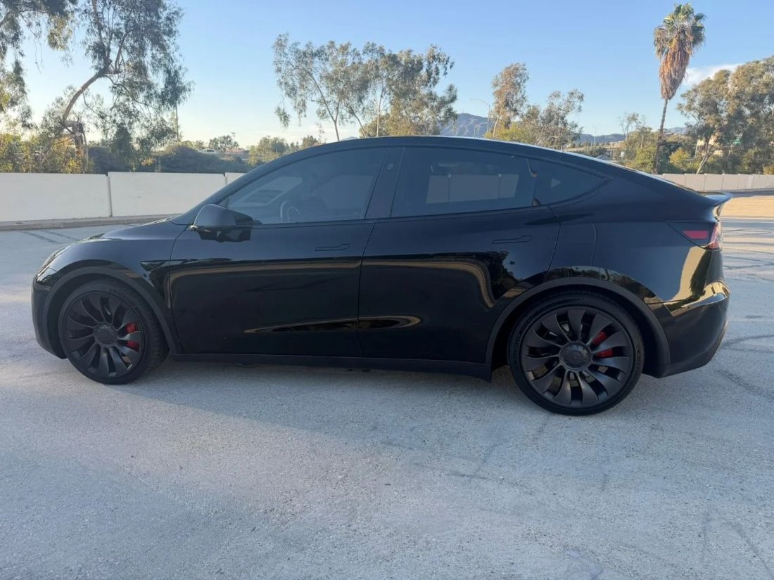Suv in Canoga Park, CA, United States 5 - 19033785