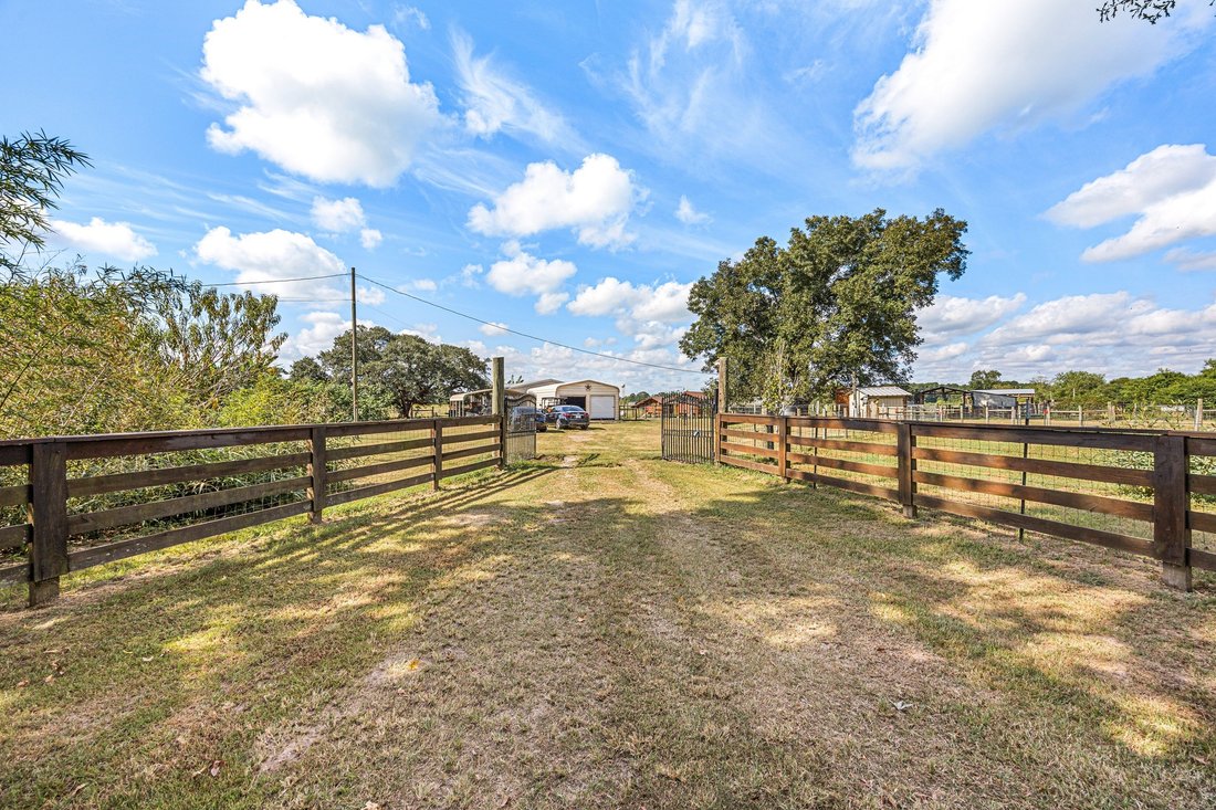 House in Cleveland, Texas, United States 2 - 19029750