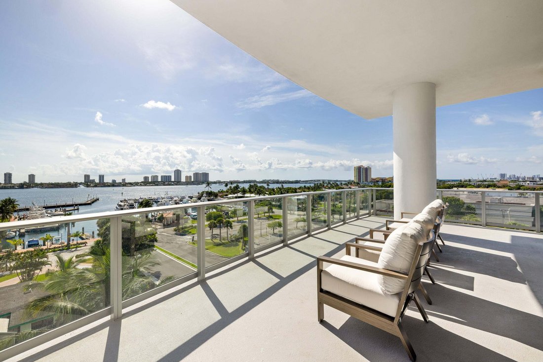 Condo in Lake Park, Florida, United States 4 - 19024179