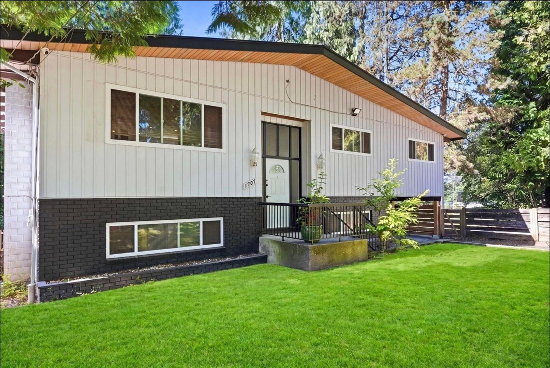 House in North Vancouver, British Columbia, Canada 3 - 19032071