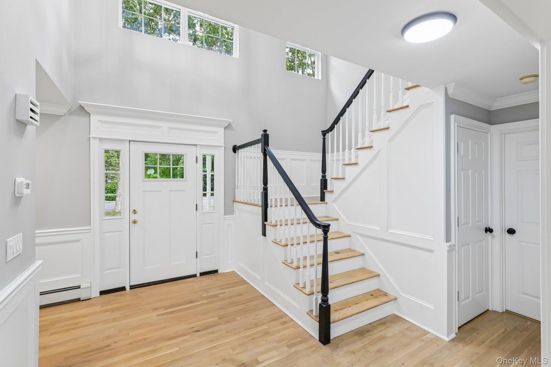 House in Shirley, New York, United States 4 - 19020595