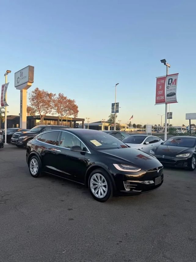 Suv in Costa Mesa, CA, United States 2 - 19025890