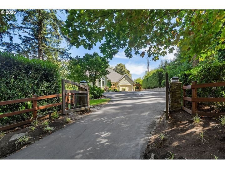 House in West Linn, Oregon, United States 2 - 19032166