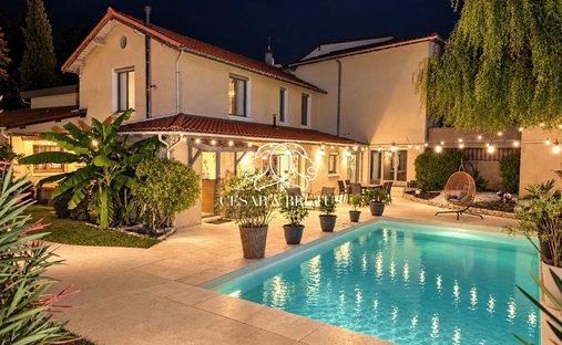 Villa in Civrieux-d'Azergues, Auvergne-Rhône-Alpes, France 1