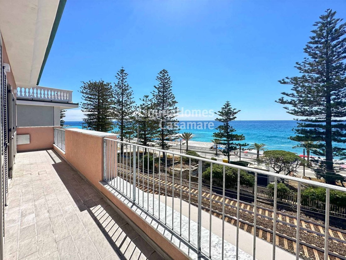 Apartamento en Bordighera, Liguria, Italia 1 - 19031269
