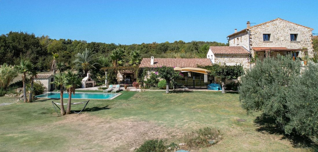 Finca en Uzès, Occitania, Francia 1 - 19029876