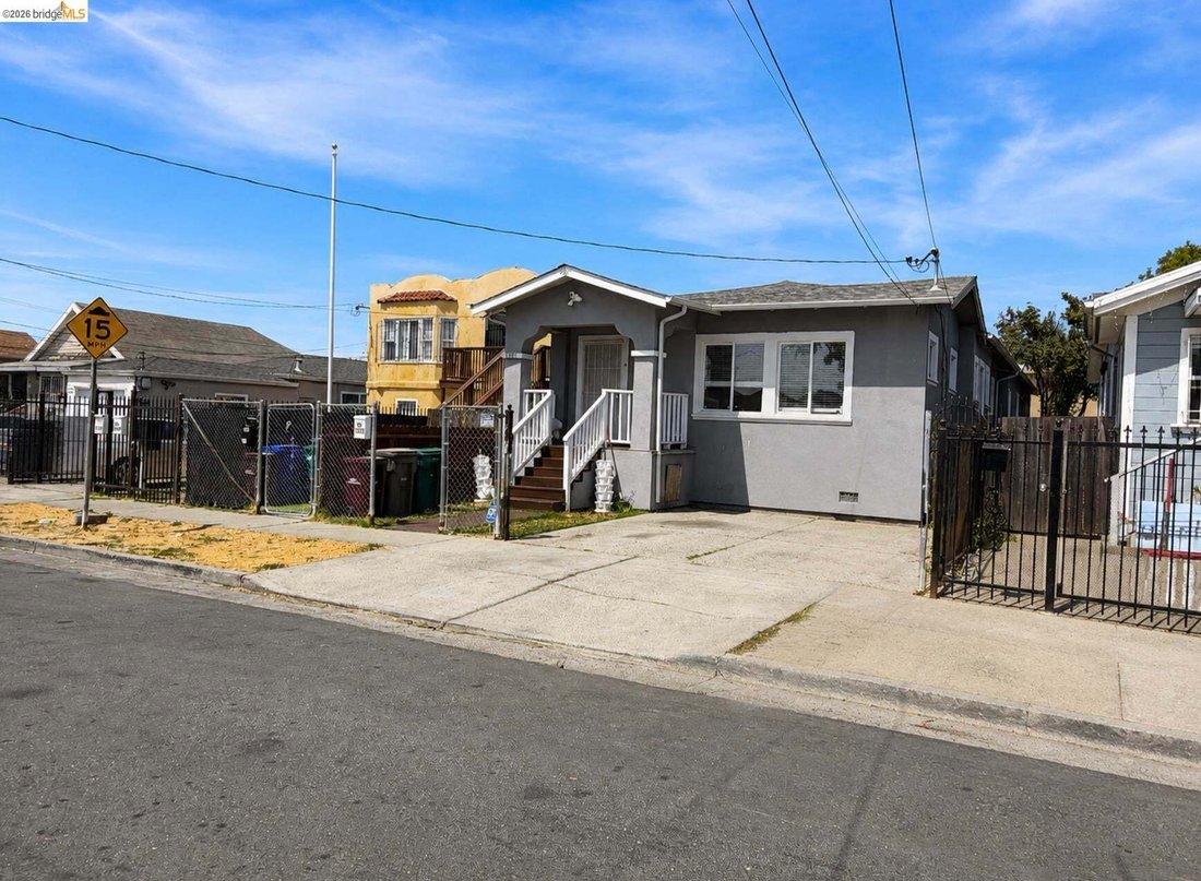 Oakland, California, United States 2 - 19030664