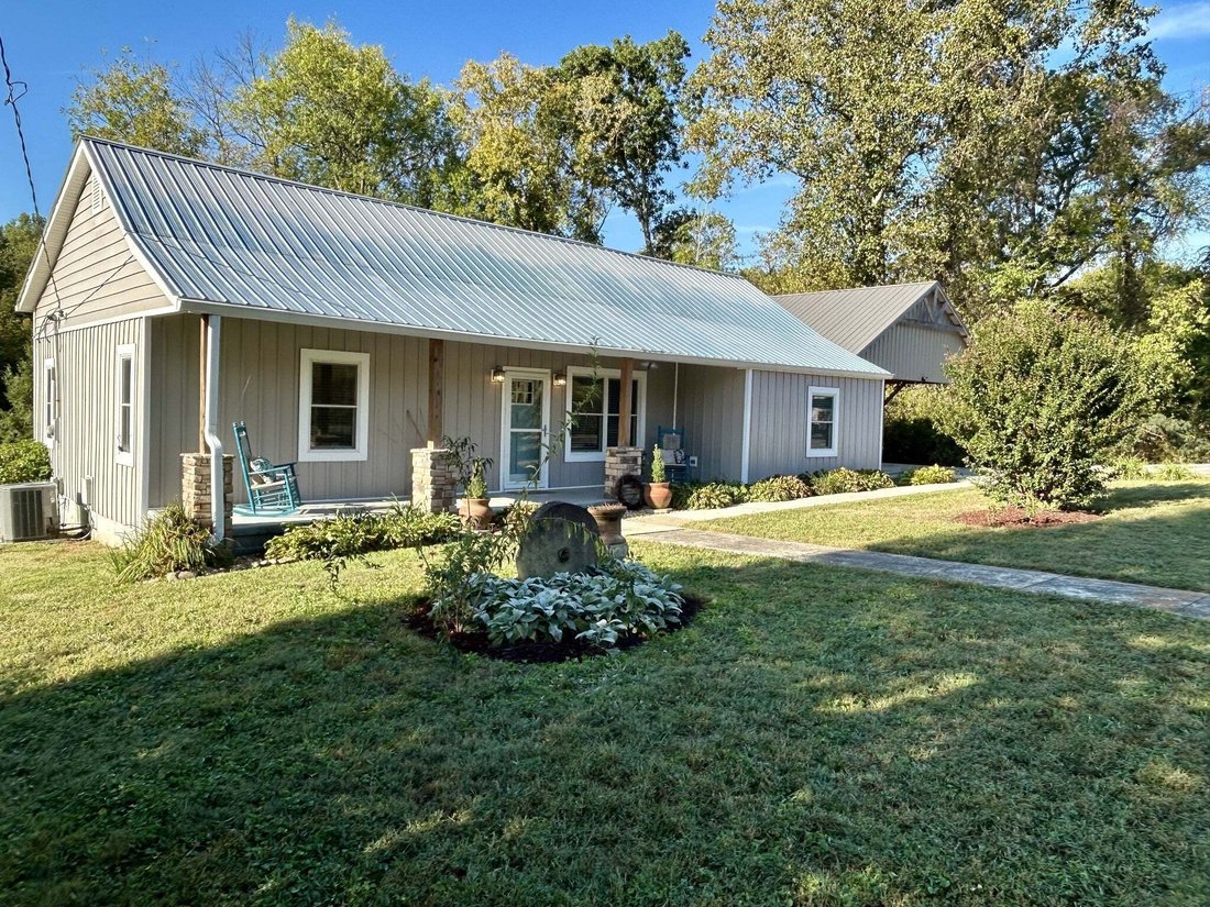 House in McMinnville, Tennessee, United States 1 - 19030744