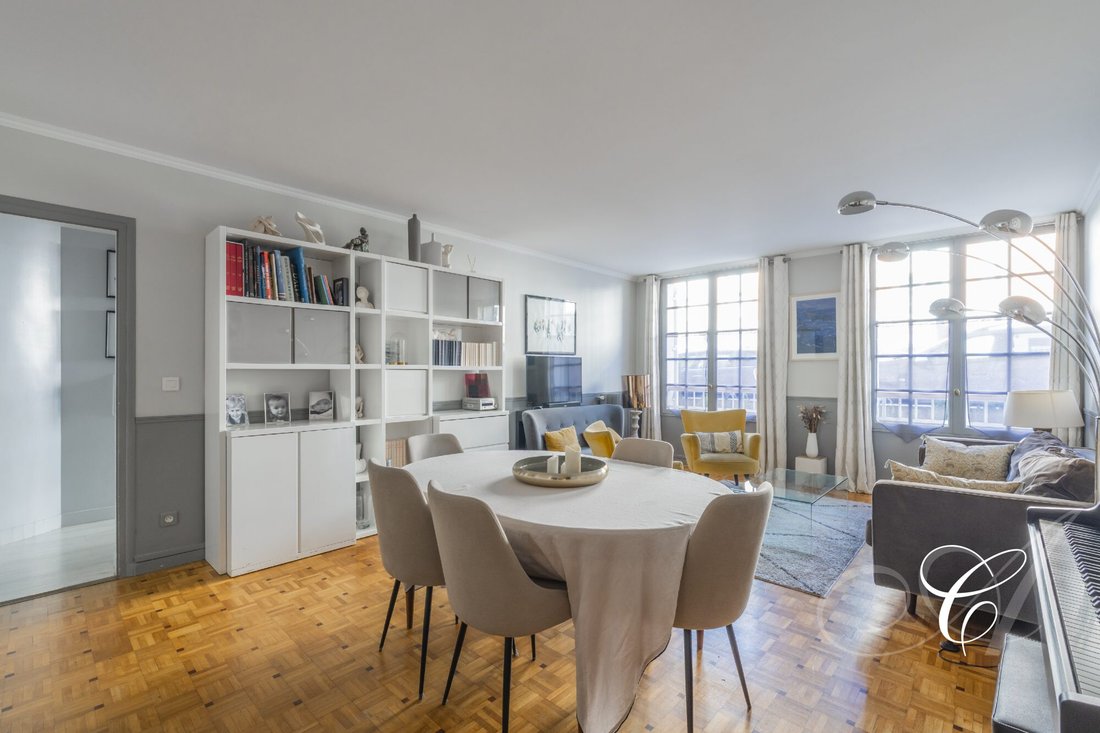 Apartment in Domaine National du Château, Versailles, France 1 - 19032151