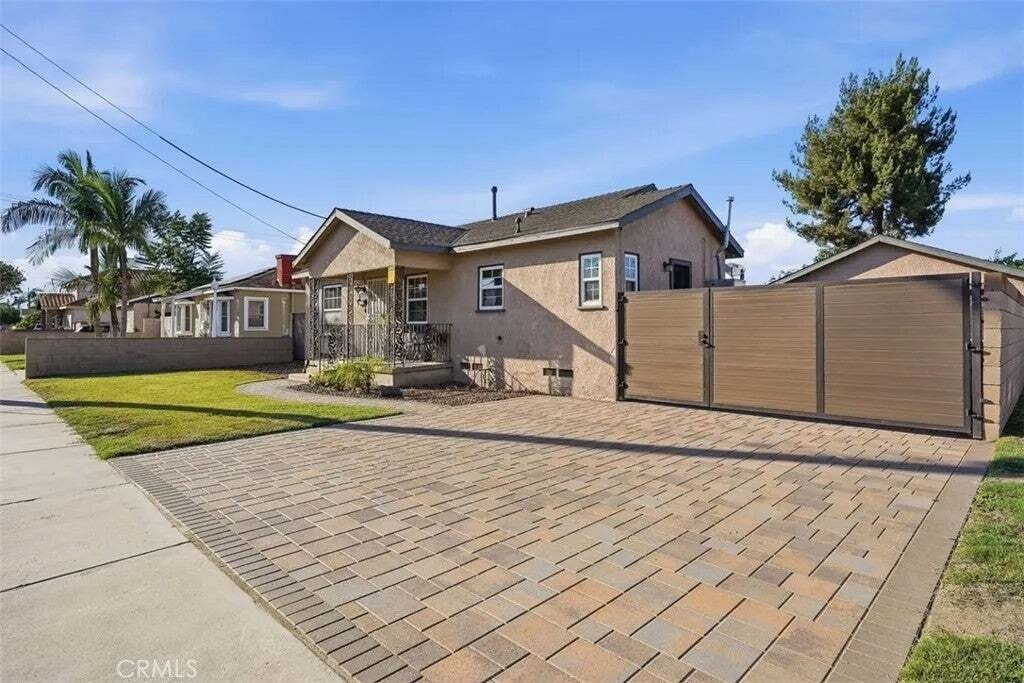 House in Bellflower, California, United States 5 - 19031022