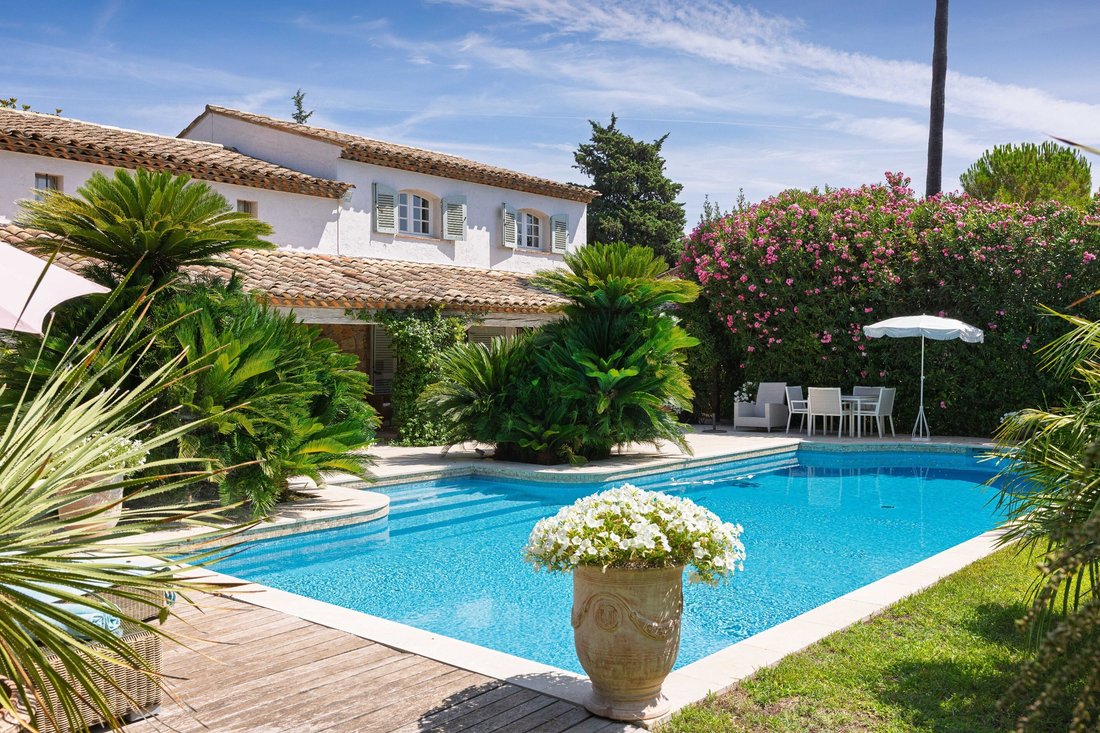 House in Mougins, Provence-Alpes-Côte d'Azur, France 2 - 19024893