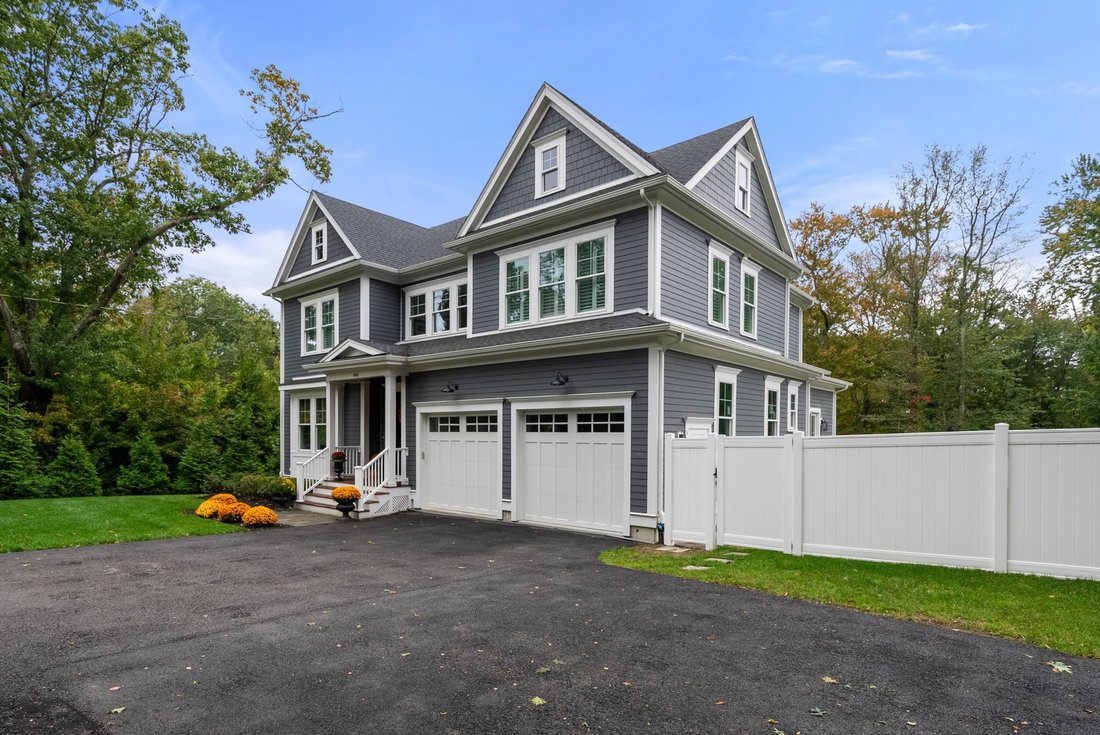 House in Dedham, Massachusetts, United States 2 - 19022066