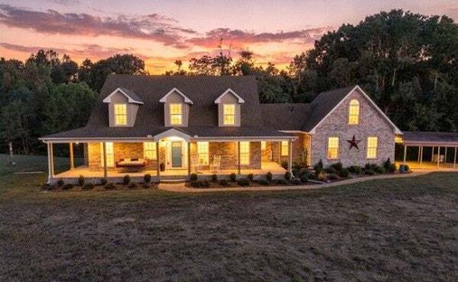House in Cottontown, Tennessee, United States 1