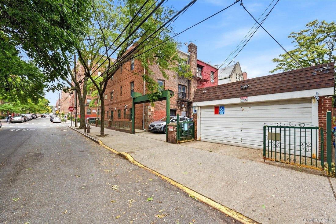 House in New York, New York, United States 5 - 19020604