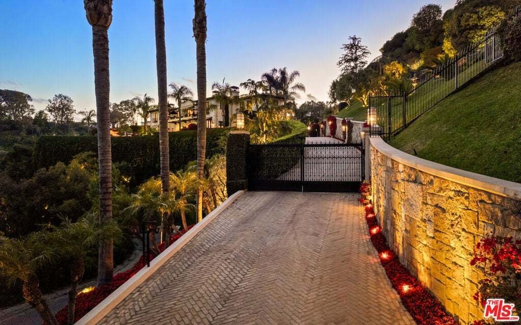 House in Beverly Hills, California, United States 3 - 19020487