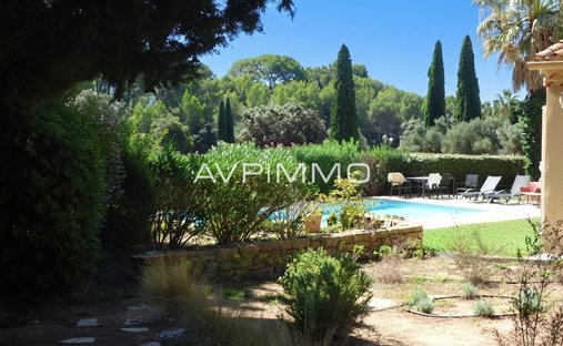 Maison à Saint-Cyr-sur-Mer, Provence-Alpes-Côte d'Azur, France 1