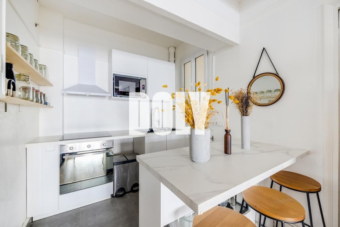 Apartment in Grandes Carrières-Clichy, Paris 18e Arrondissement, Paris 4 - 19021763